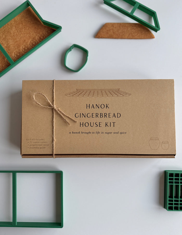 Hanok Gingerbread House Kit